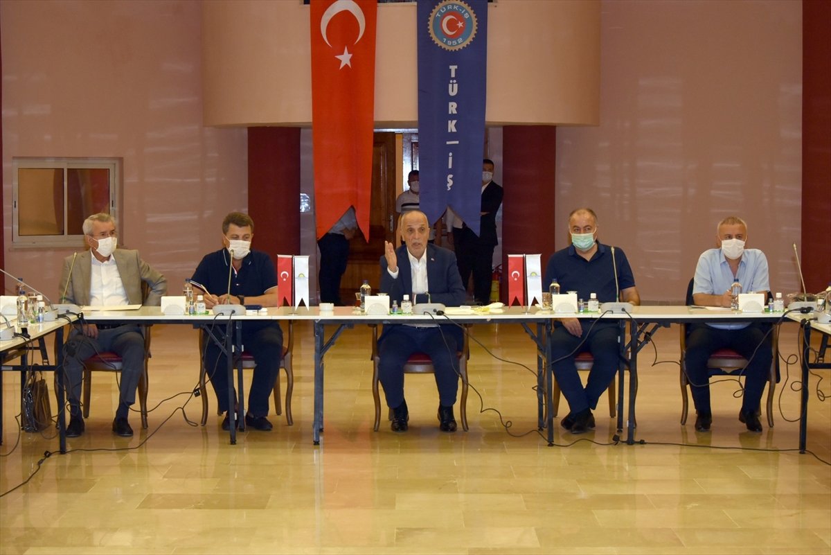 Türk-İs-Baskanlar-Kurulu-Saglık-iscilerine-ek-mali-haklar-verilmeli