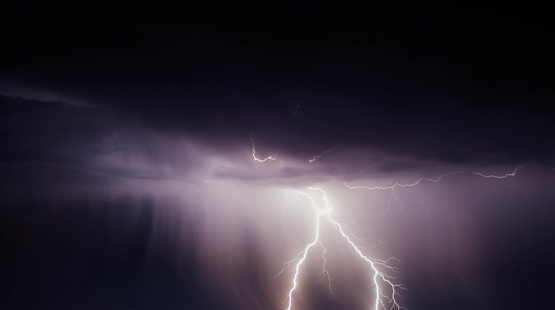 lightning-bolt-768801_1920