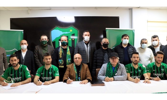 Kocaelispor-Mustafa-Resit-Akcay-ve-4-futbolcuyla-sozlesme-imzaladi