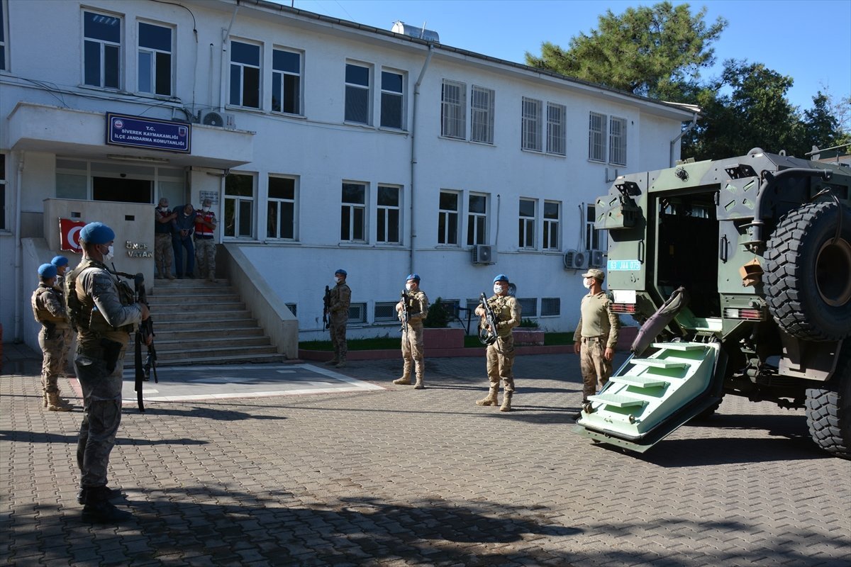 8496E6DD-EFB7-4B59-8630-61585432CC4C