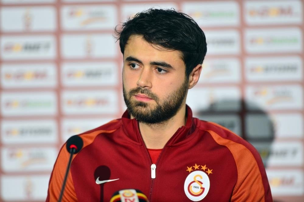 BİR DÖNEM GALATASARAY FORMASI DA GİYEN KONYASPORLU FUTBOLCU AHMET ÇALIK, TRAFİK KAZASINDA HAYATINI KAYBETTİ.