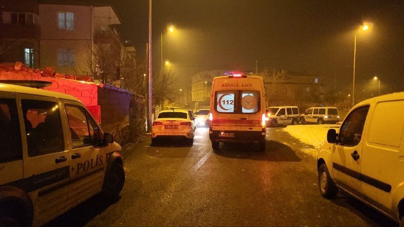 KAYSERİ'DE SİNİR KRİZİ GEÇİREN ŞAHIS ANNESİNİ REHİN ALDI