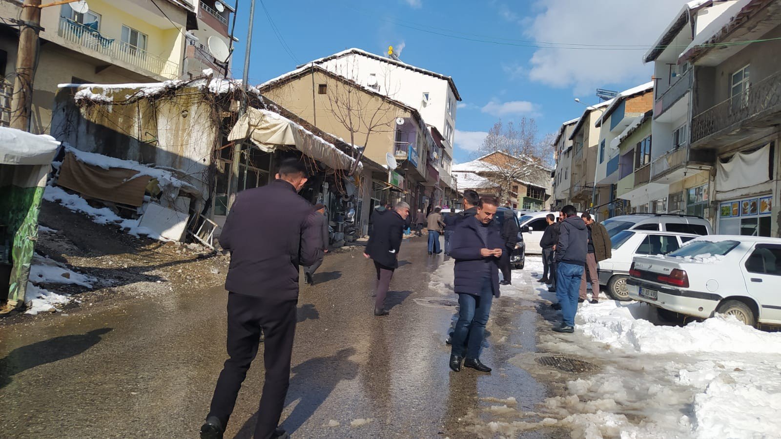 ADIYAMAN 4.3 İLE SALLANDI CAN VE MAL KAYBI YOK