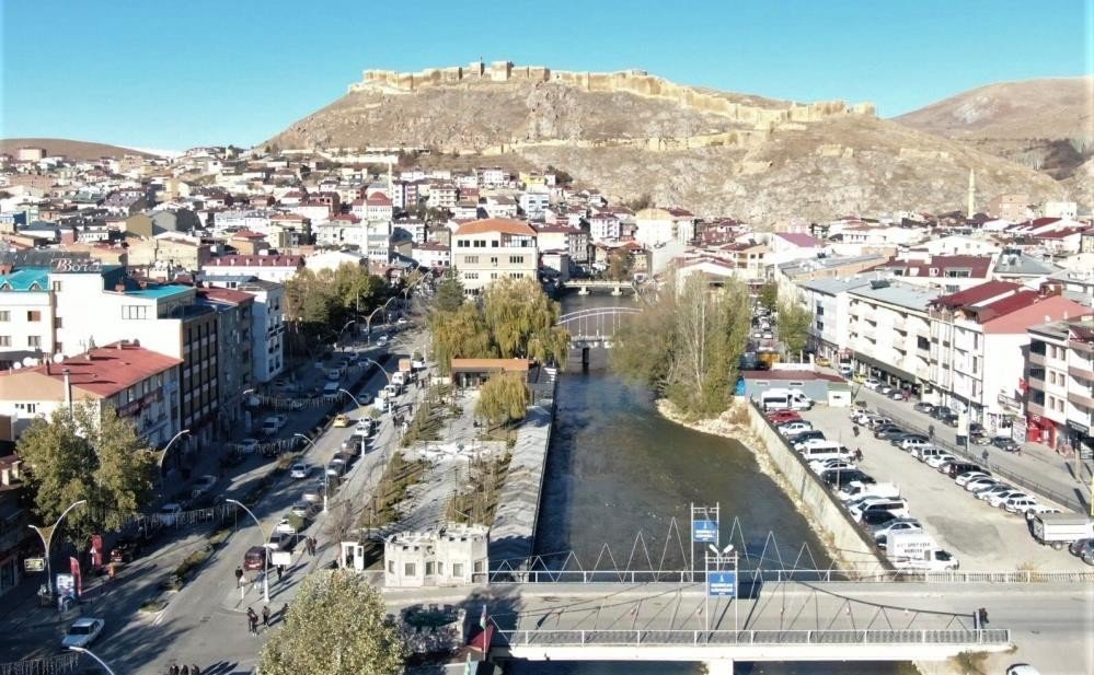 BAYBURT'TA İHRACAT 194 DOLAR, İTHALAT 2 BİN DOLAR OLARAK GERÇEKLEŞTİ