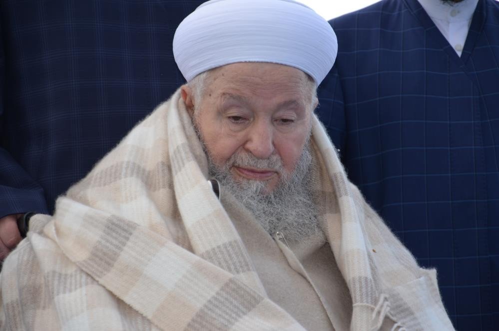İSMAİLAĞA CEMAATİNİN LİDERİ MAHMUT USTAOSMANOĞLU HAYATINI KAYBETTİ
