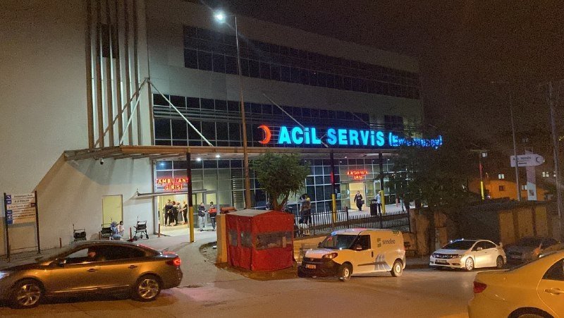 TARTIŞTIĞI KİŞİ TARAFINDAN BIÇAKLANAN ŞAHIS AĞIR YARALANDI