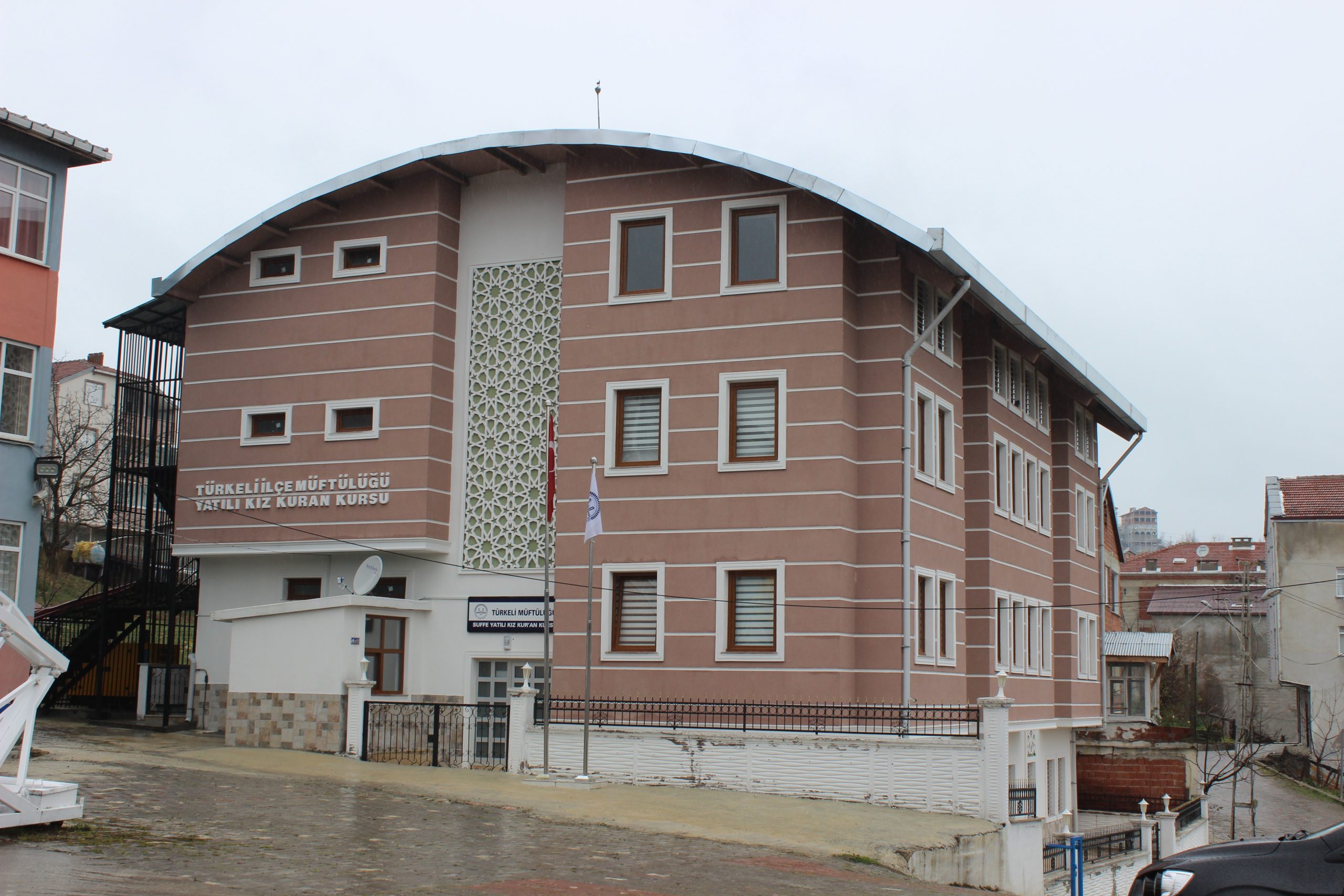 TÜRKELİ'DE YATILI HAFIZLIK KUR'AN KURSU KAYITLARI BAŞLADI