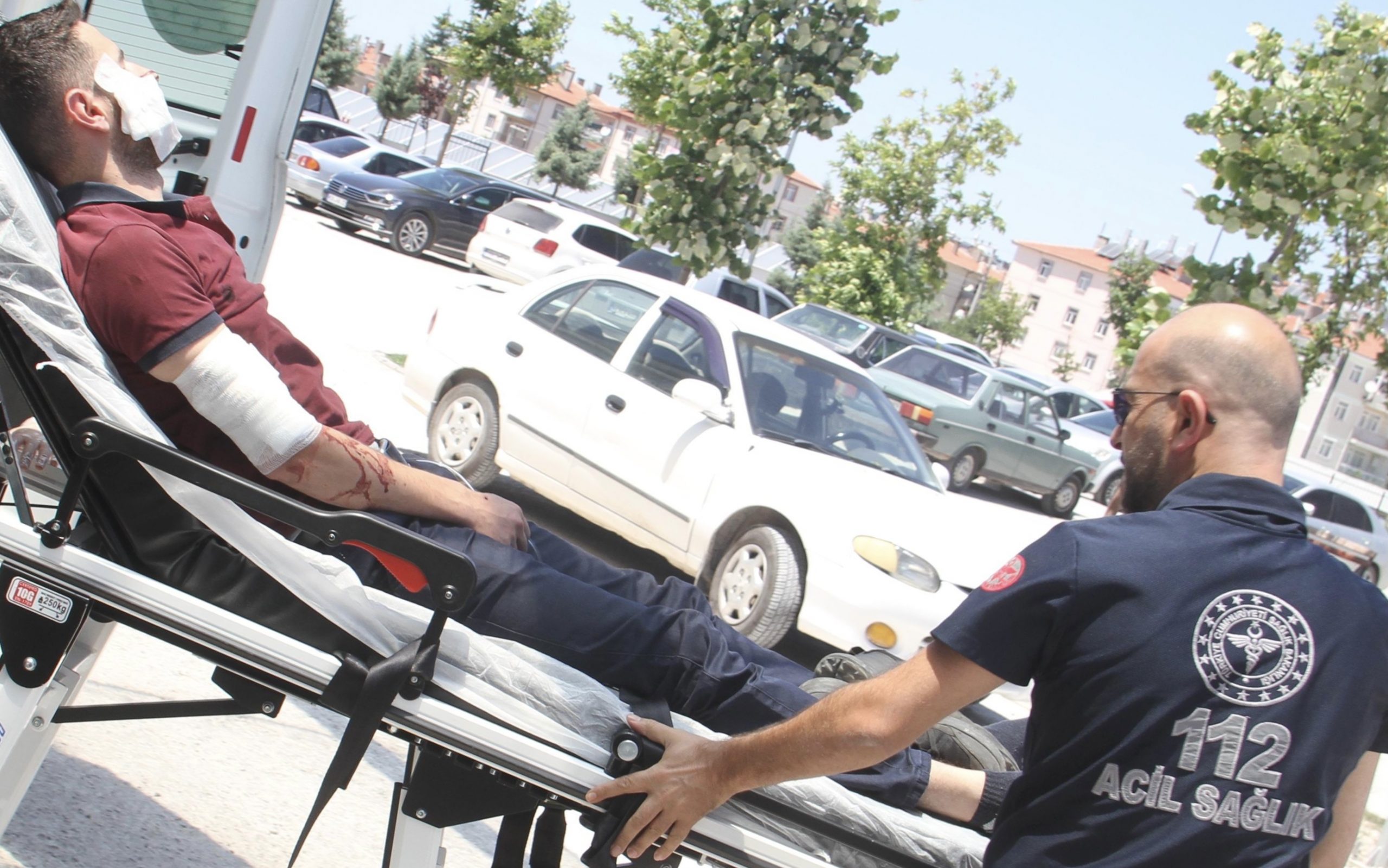 ZİYARETE GİTTİĞİ İŞ YERİNDE KAZAYLA VURULDU