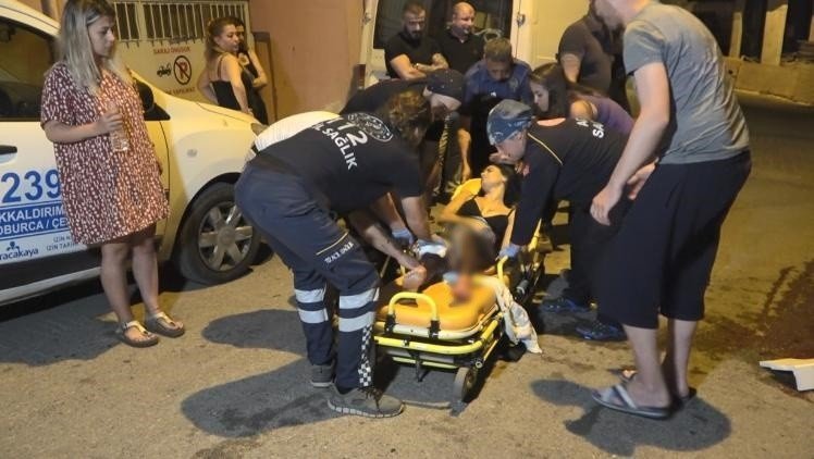 TARTIŞTIĞI KIZ ARKADAŞINI SOKAK ORTASINDA KURŞUNLADI SOKAK ORTASINDA KIZ ARKADAŞINI VURDU, KARAKOLA TESLİM OLDU