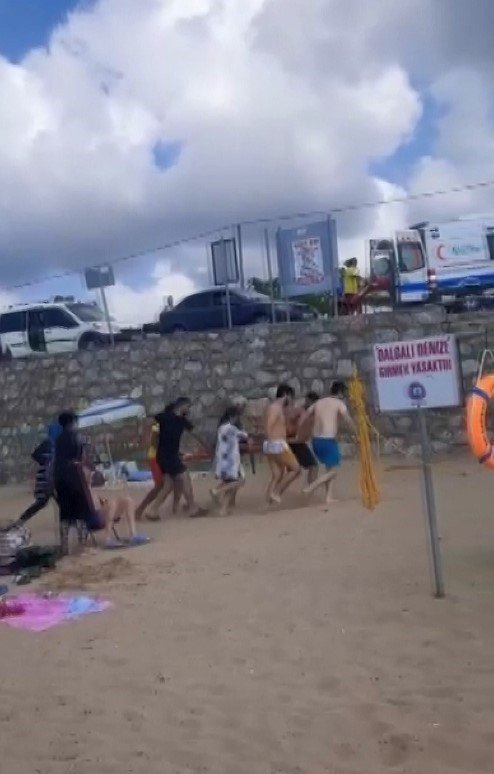 BOĞULMA TEHLİKESİ GEÇİREN VATANDAŞ HASTANEYE KALDIRILDI