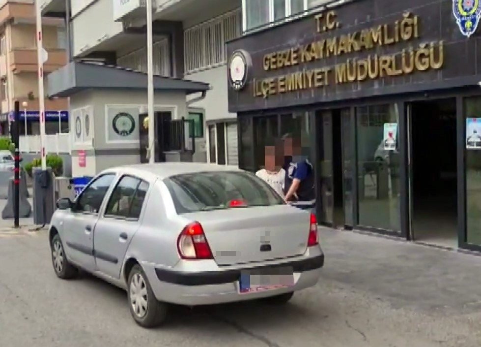 EVDEN HIRSIZLIK YAPAN ŞAHIS YAKALANDI