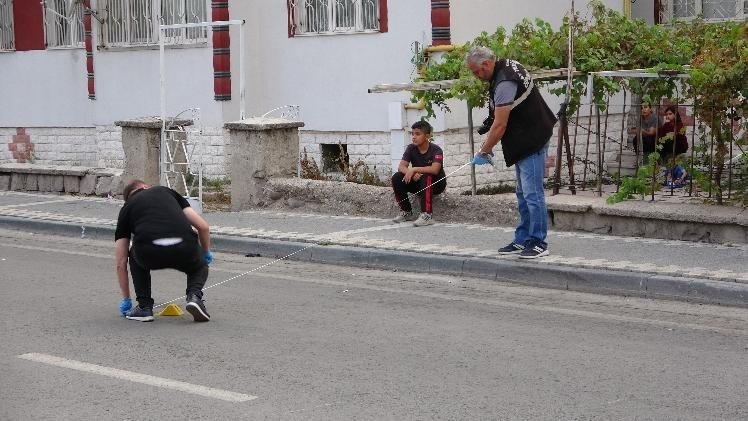 KAYSERİ'DE CİNAYET: SOKAK ORTASINDA AV TÜFEĞİ İLE SALDIRIYA UĞRAYAN ŞAHIS HAYATINI KAYBETTİ