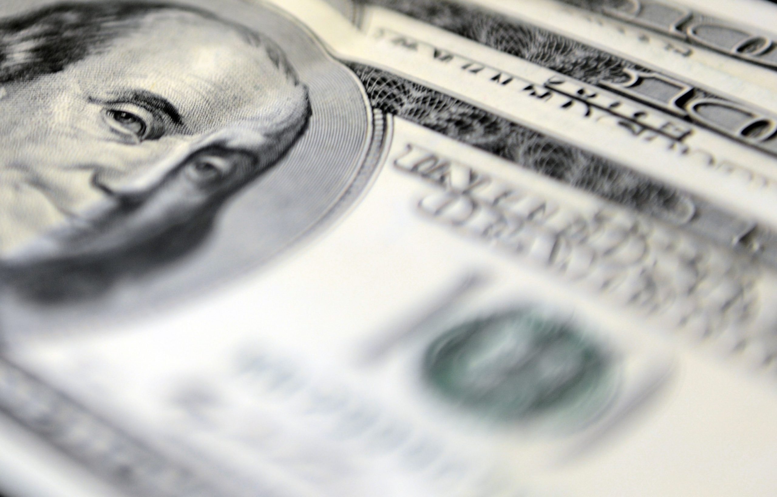 SERBEST PİYASADA DÖVİZ FİYATLARI DOLAR 18,23 SEVİYESİNDE