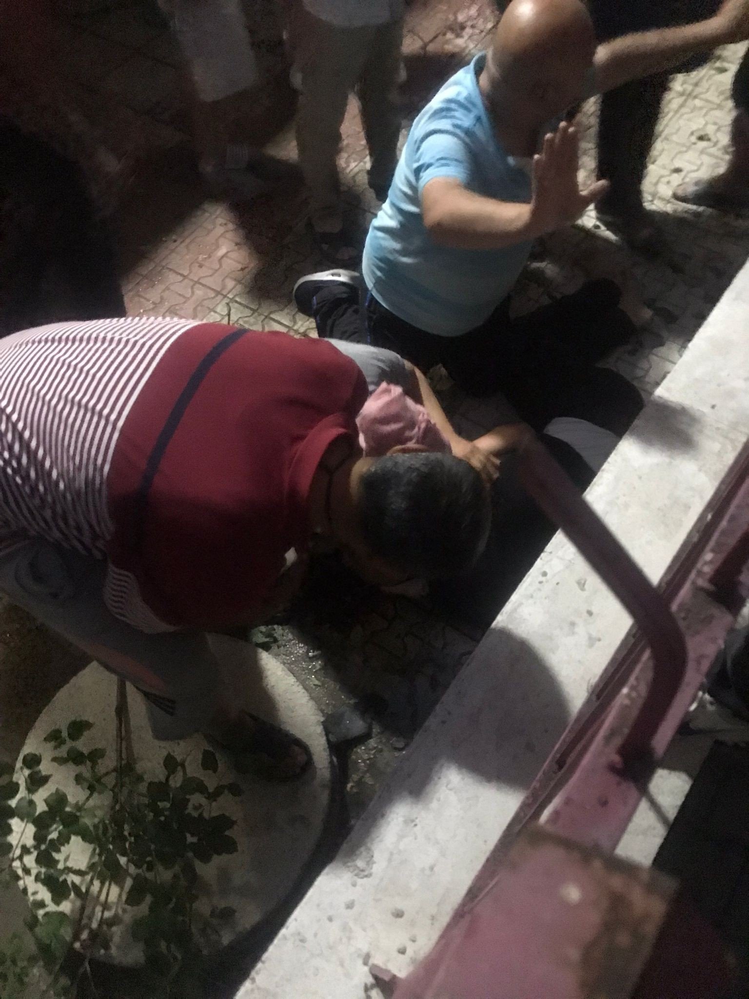 TARTIŞTIĞI KOMŞUSUNU BALKONDAN AŞAĞI ATTI