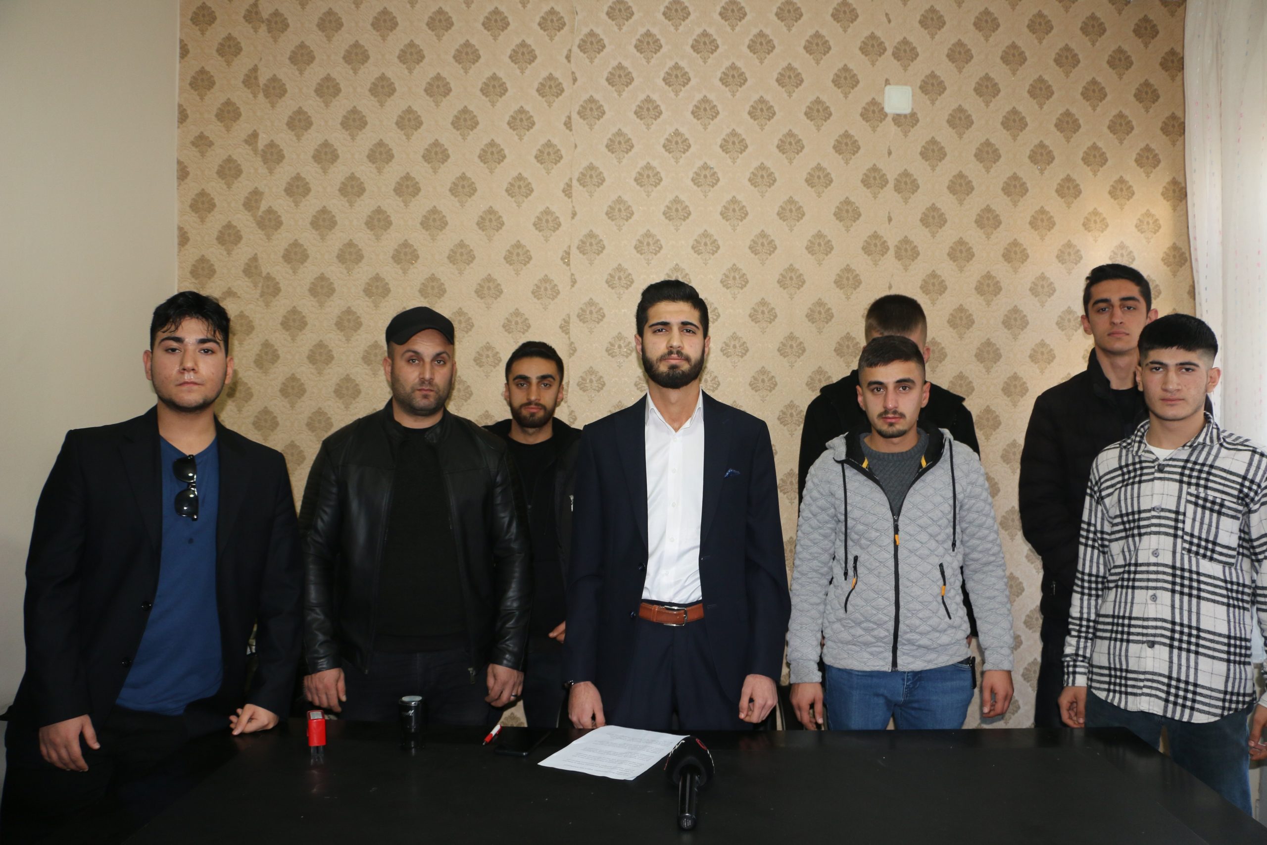 DİYARBAKIR'DA CHP'LİLER 'PARTİLERİNDE DEMOKRASİ KALMADI' DEYİP AK PARTİ'YE GEÇTİ