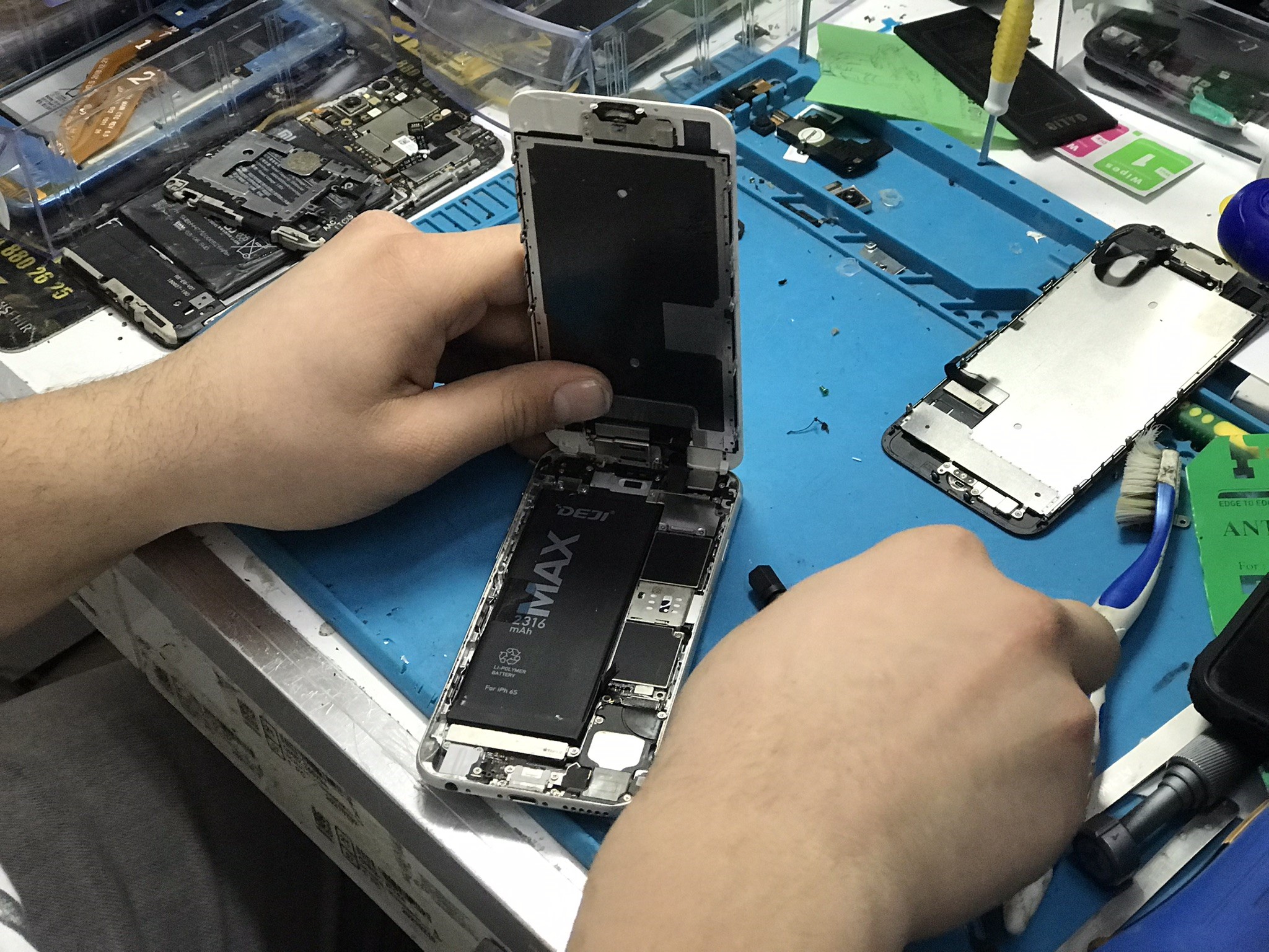 TELEFONUNU UZUN YILLAR KULLANMAK İSTEYENLERE UYARILAR