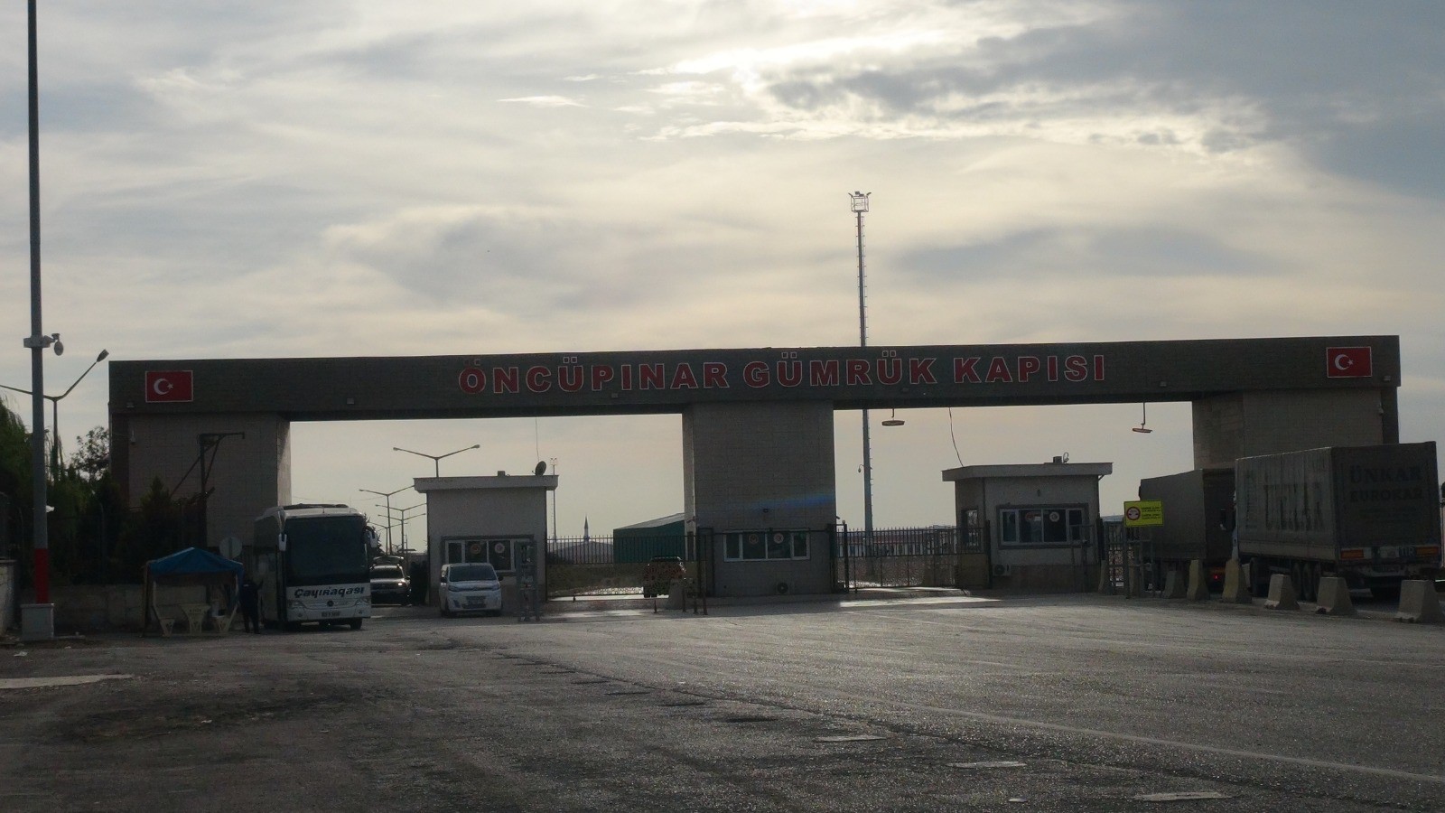 DEPREMİ FIRSAT GÖREN TERÖRİSTLER HUDUT KARAKOLUNA SALDIRDI, TSK MİSLİYLE KARŞILIK VERDİ
