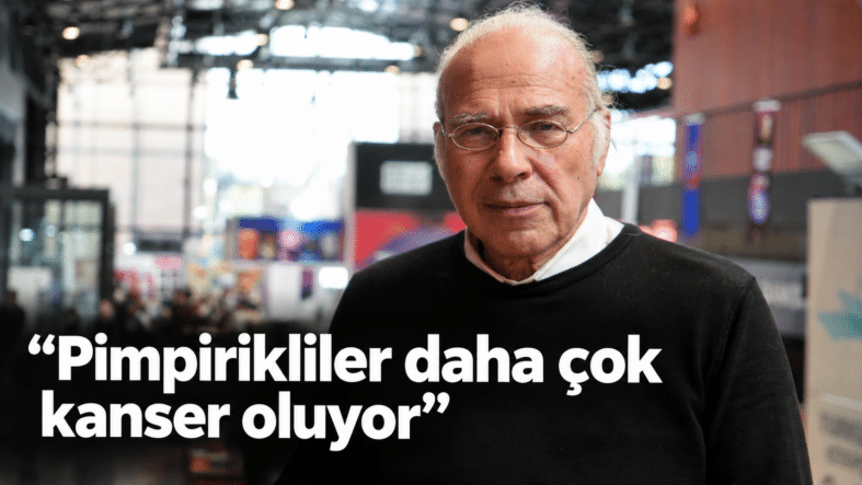 Sergi Salonunda Düşünceli Portre